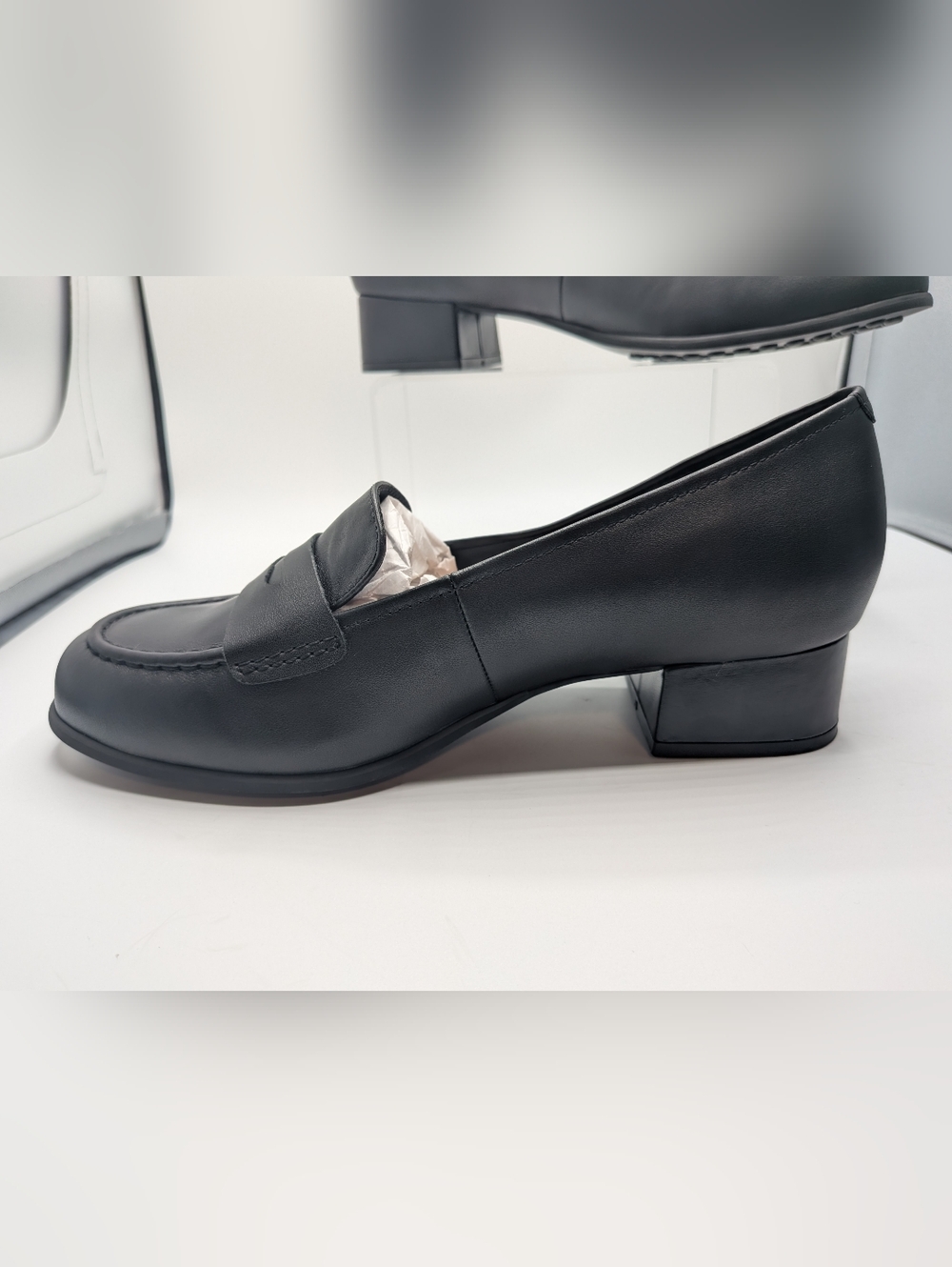 Low Heel Loafers NWB- 10WW-Black - Picture 4 of 15